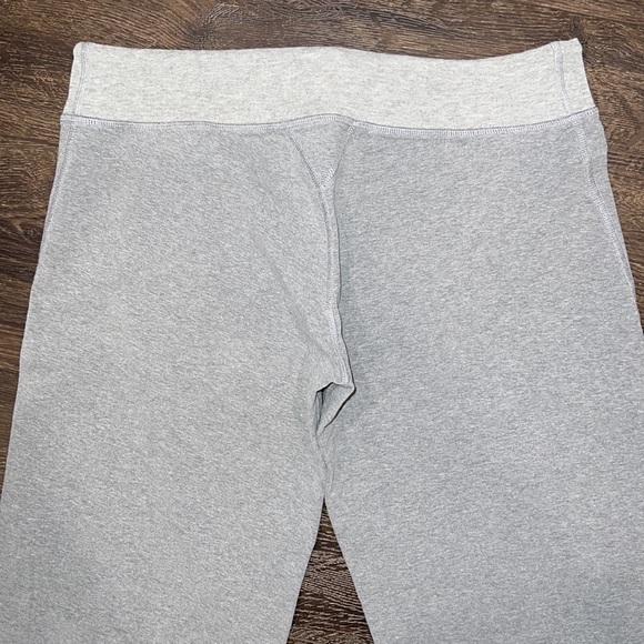 Lululemon straight leg pants, low rise, size 8 - Picture 8 of 8